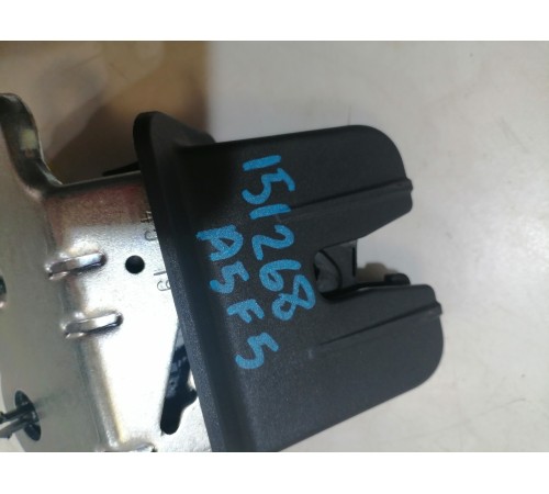 Замок крышки багажника с доводчиком