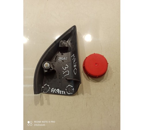 Уголок двери (задний, правый)