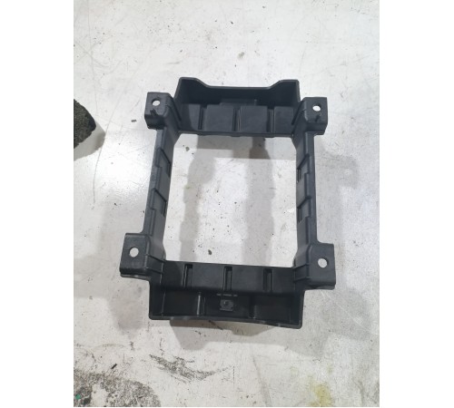 Кронштейн центральной консоли