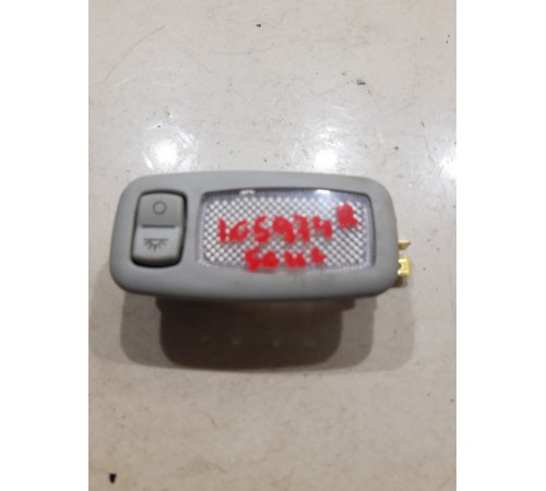 Плафон внутреннего освещения салона правый