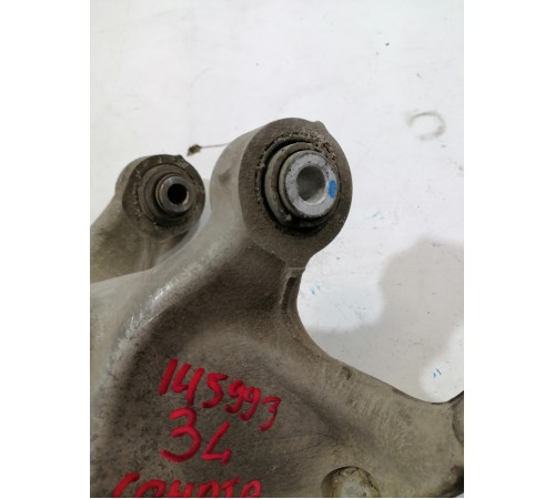 Кулак поворотный задний левый