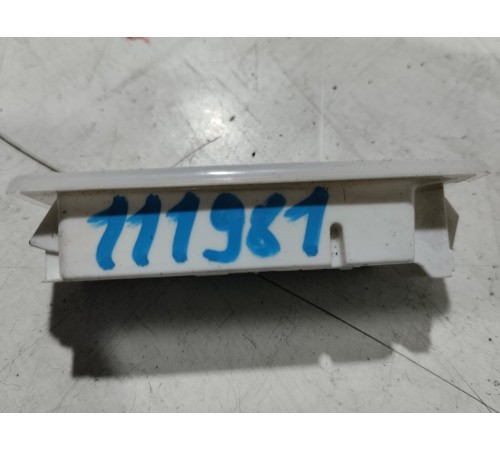 Плафон внутреннего освещения салона