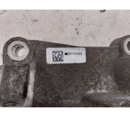 Кронштейн(крепление) компрессора кондиционера/генератора