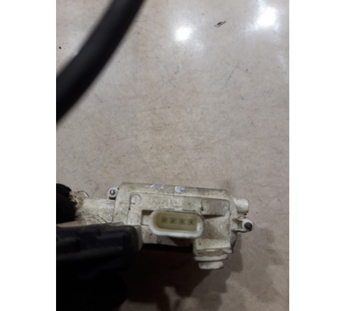 Доводчик двери (задний правый)