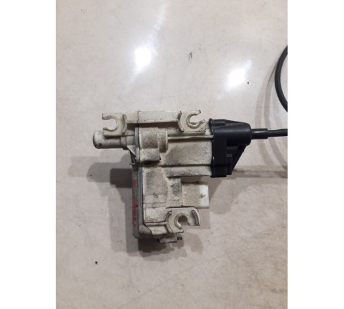 Доводчик двери (задний правый)