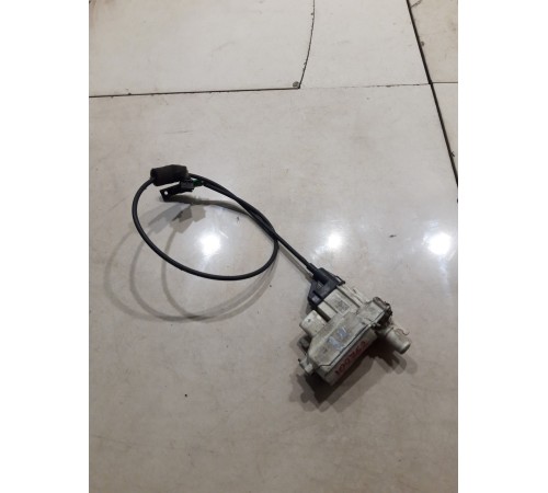 Доводчик двери (задний правый)