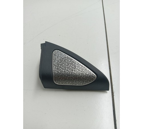 Динамик (уголок) двери передний правый