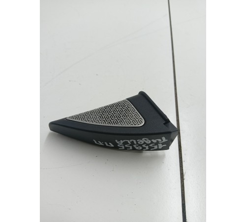 Динамик (уголок) двери передний правый