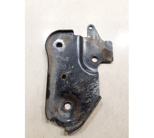 Кронштейн(крепление) подрамника передний правый