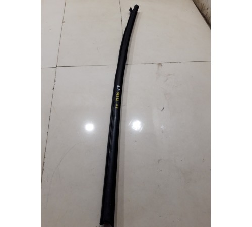 Уплотнитель стекла (задний левый внутренний)