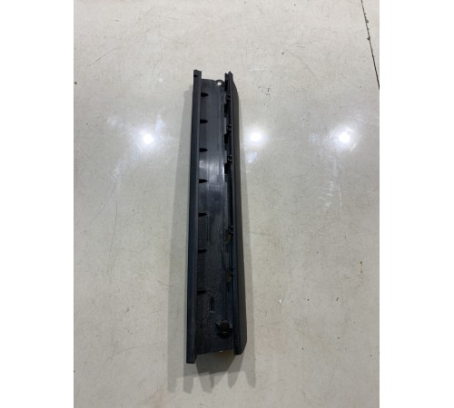 Накладка (пластик) задней правой двери