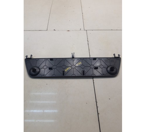 Накладка багажника(крышка аварийного знака)