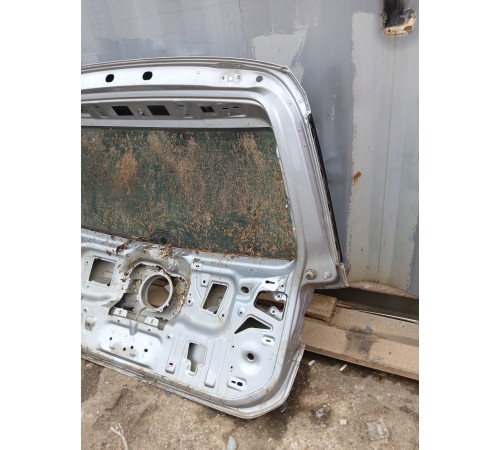 Крышка багажника (пятая дверь)