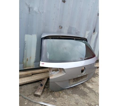 Крышка багажника (пятая дверь)