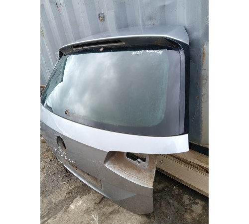 Крышка багажника (пятая дверь)