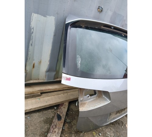 Крышка багажника (пятая дверь)