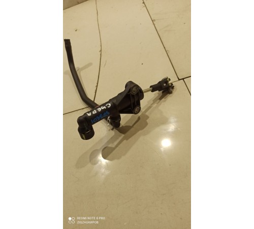 Цилиндр сцепления главный