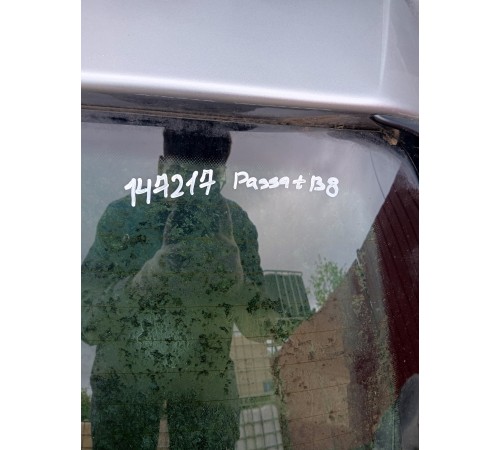 Крышка багажника (пятая дверь)