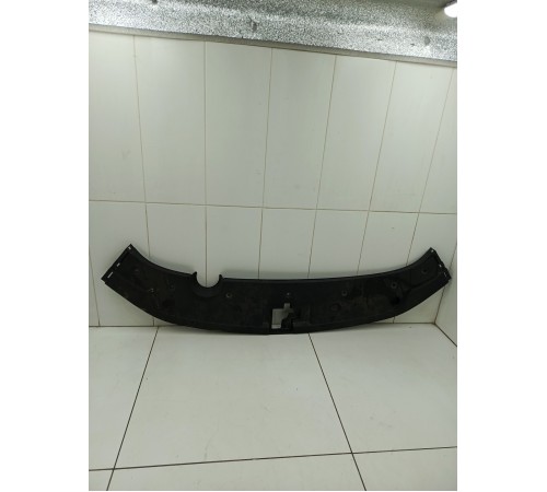 Накладка замка капота