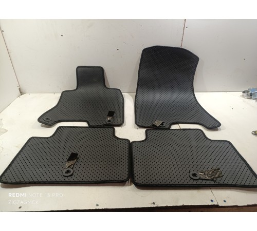 комплект ковриков салона