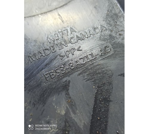 Дефлектор радиатора правый