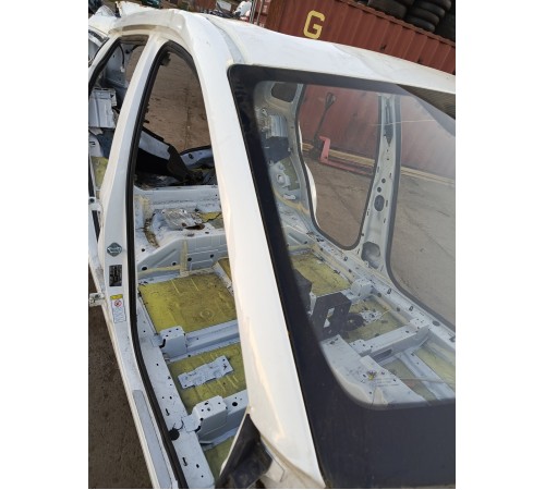 Стойка лобового стекла правая