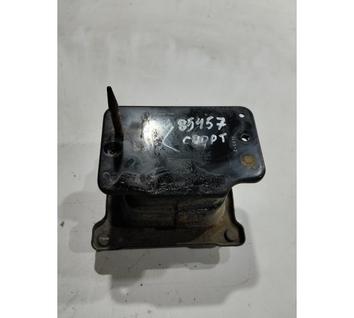 Кронштейн(крепление) усилителя бампера