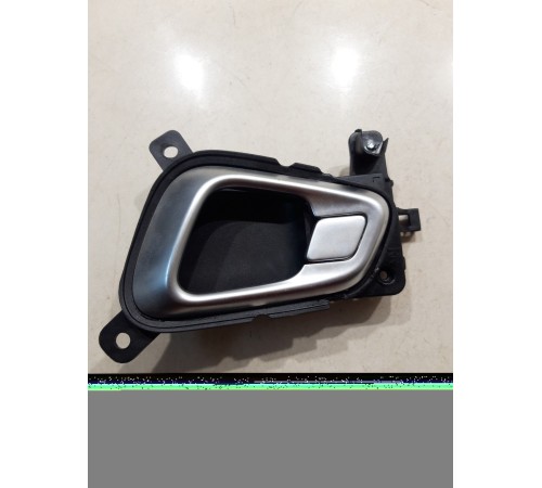 Ручка двери (задняя левая внутренняя)