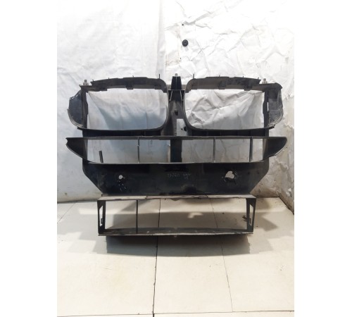 Решетка радиатора,панель передняя