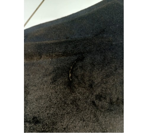 Обшивка капота (уплотнитель)