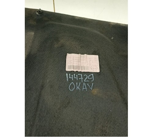 Обшивка капота (уплотнитель)