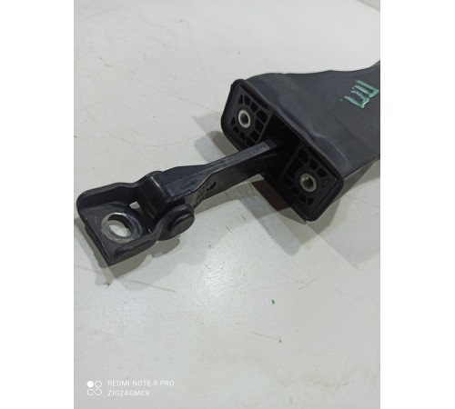 Ограничитель двери(передний правый)