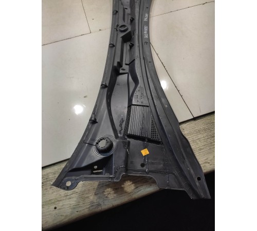 Жабо планка под лобовое стекло перед.