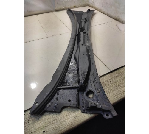 Жабо планка под лобовое стекло перед.