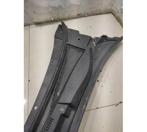 Жабо планка под лобовое стекло перед.