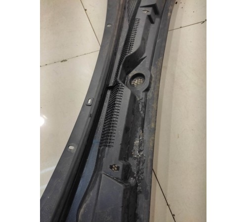 Жабо планка под лобовое стекло перед.