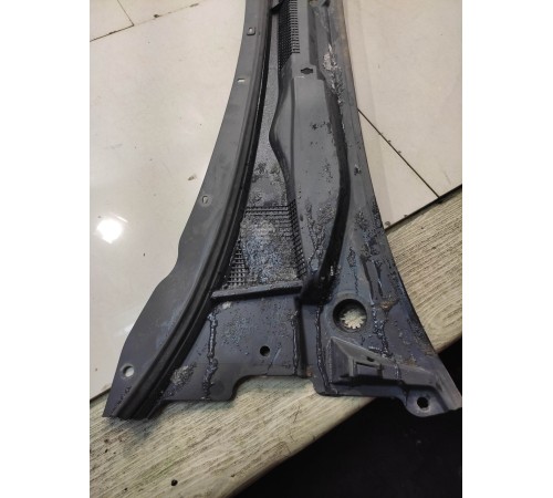 Жабо планка под лобовое стекло перед.