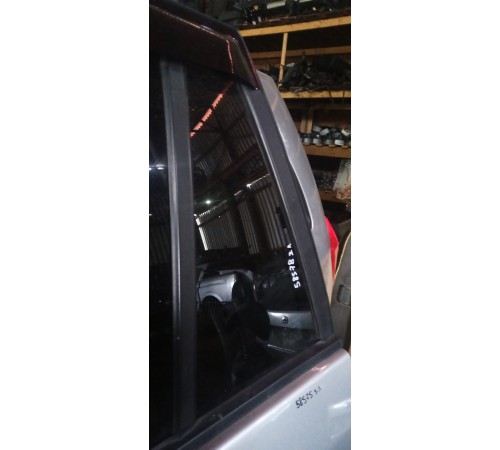 Стекло двери задней левой форточка