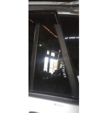 Стекло двери задней левой форточка
