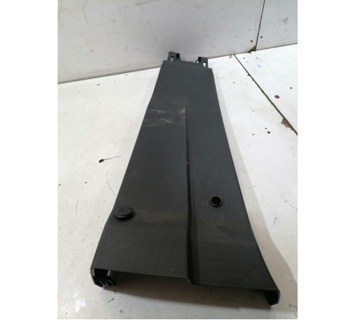 Обшивка центральной стойки левая нижняя