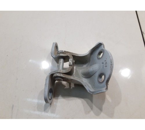 Петля двери (передняя, левая, нижняя)