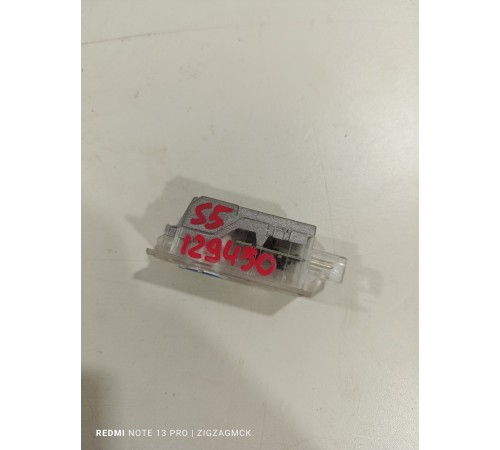 Плафон освещения салона правый