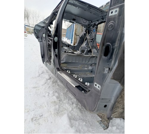 Порог со стойкой правый