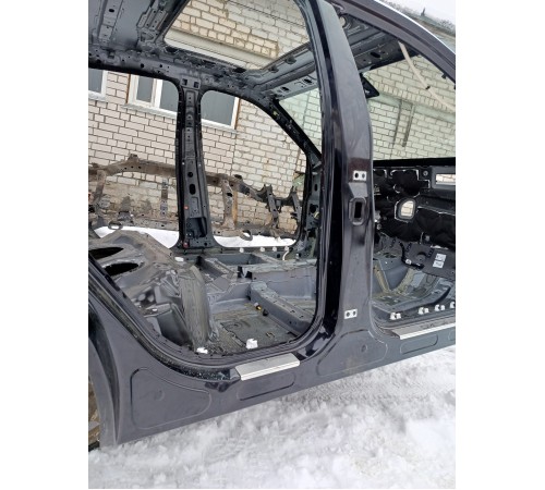 Порог со стойкой правый