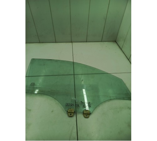 Стекло двери переднее правое