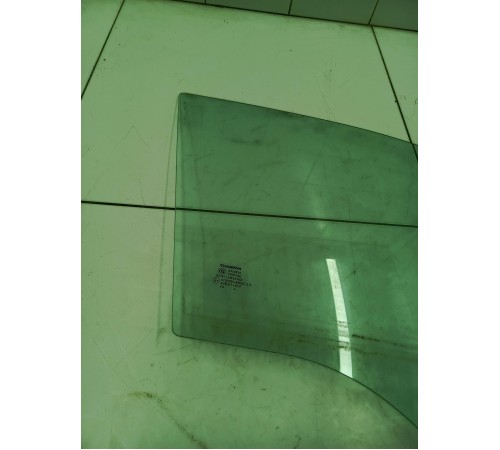 Стекло двери переднее правое