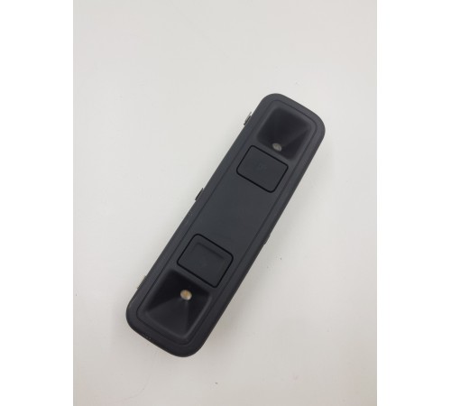 Плафон внутреннего освещения салона