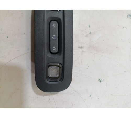 Плафон освещения салона