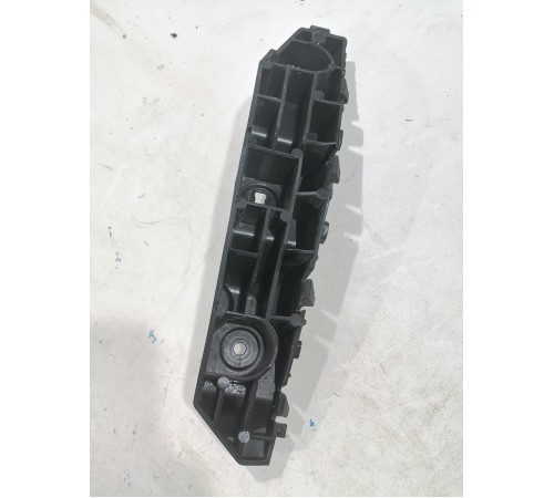 Кронштейн переднего бампера правый