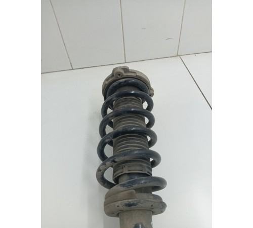 Амортизатор подвески передний левый в сборе